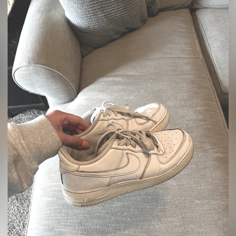 Used youth Air Force ones - Picture 2 of 6